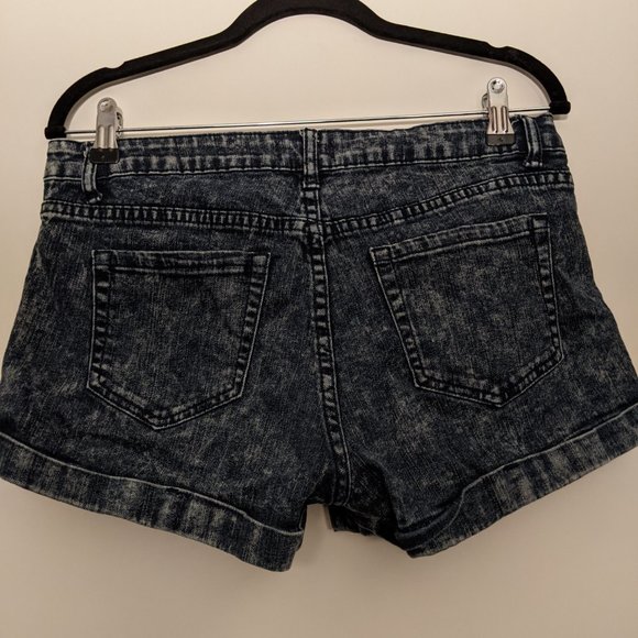 High-waisted Distressed Jean Shorts - Picture 2 of 2